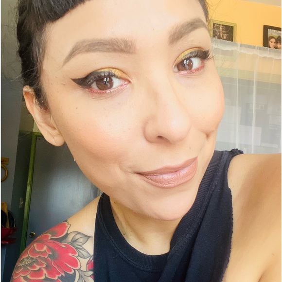 Meet your Posher, JJ - Picture 1 of 1